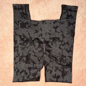Gymshark Dark Grey Camo Butt Scrunch Leggings